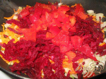 Фото приготовление рецепта: Гречневая каша с овощами «Красная горка» шаг №3