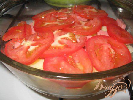 Фото приготовление рецепта: Страта с овощами и колбасой шаг №3