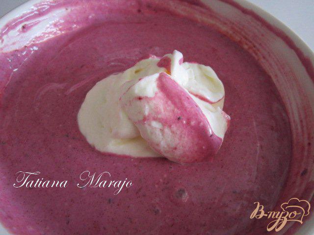Фото приготовление рецепта: Творожно-ягодный десерт шаг №3