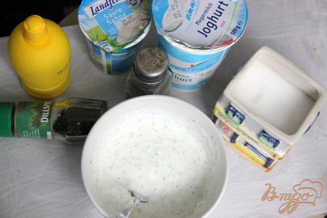 Фото приготовление рецепта: Холодный салат с фарфалле, овощами и йогуртовой заправкой шаг №4