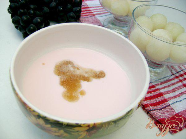 Фото приготовление рецепта: Йогуртовый десерт «Волшебные шарики» шаг №2