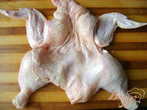 Фото приготовление рецепта: Galantine de poulet (Галантин из запечённой курицы) шаг №1