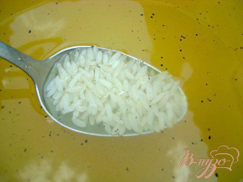Фото приготовление рецепта: Золотистый рис со шпинатом и куркумой шаг №2