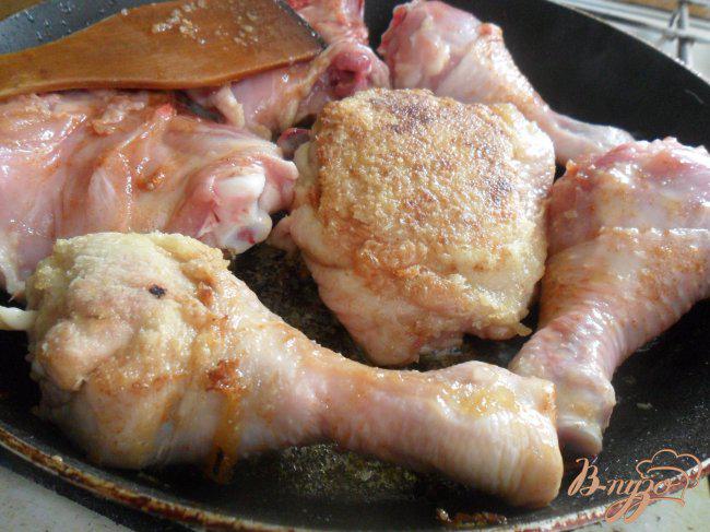 Фото приготовление рецепта: Курица в сметанно-горчичном соусе «Неженка» шаг №2