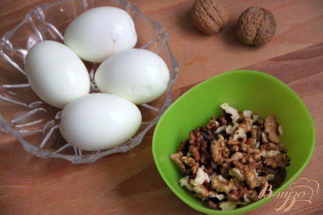 Фото приготовление рецепта: Венгерский яичный паштет шаг №2