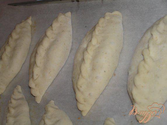 Фото приготовление рецепта: Пирожки с тунцом и рисом шаг №5