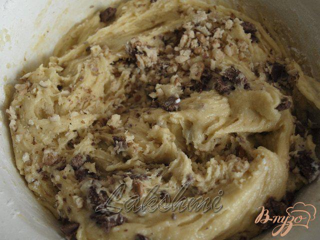 Фото приготовление рецепта: Грушёвый кекс с шоколадом шаг №3