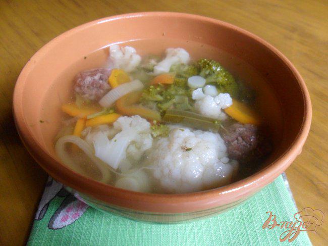 Фото приготовление рецепта: Летний суп с фрикадельками шаг №7