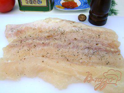 Фото приготовление рецепта: Рыба, фаршированная шпинатом, с горчичным соусом шаг №1