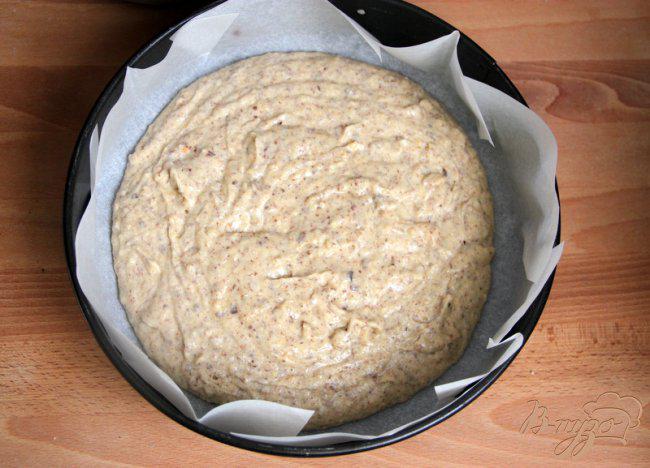 Фото приготовление рецепта: Нежный ореховый пирог шаг №5