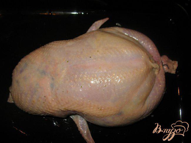 Фото приготовление рецепта: Фаршированная курица рисом с грибами. шаг №5