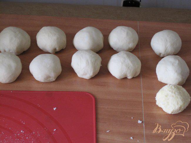 Фото приготовление рецепта: Хачапури с сыром шаг №4