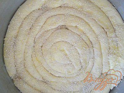 Фото приготовление рецепта: Сырный пирог шаг №7
