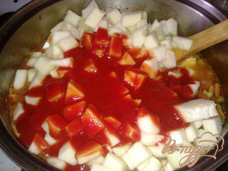 Фото приготовление рецепта: Овощной салат на зиму шаг №12