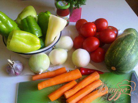 Фото приготовление рецепта: Овощной салат на зиму шаг №1