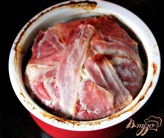 Фото приготовление рецепта: Свиной террин с коньяком и черносливом шаг №9
