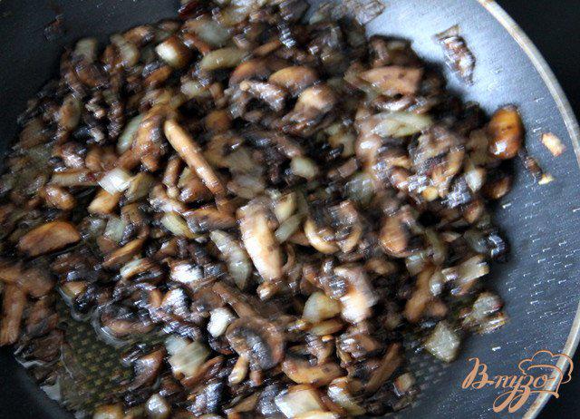 Фото приготовление рецепта: Оладушки с грибами и курицей шаг №1