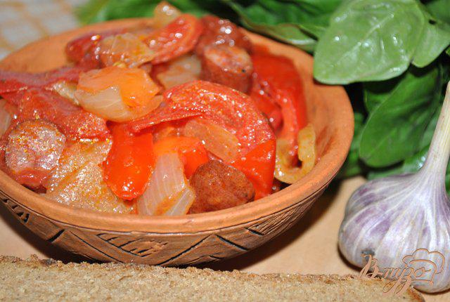 Фото приготовление рецепта: Лечо с колбасками по-венгерски шаг №4