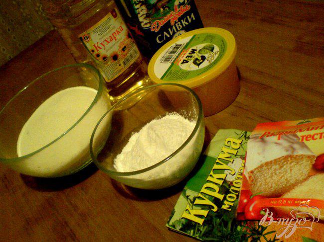 Фото приготовление рецепта: Манный кекс с куркумой мёдом шаг №1
