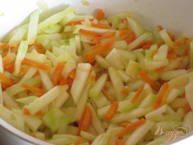 Фото приготовление рецепта: Куриные ножки в овощном соусе. шаг №2