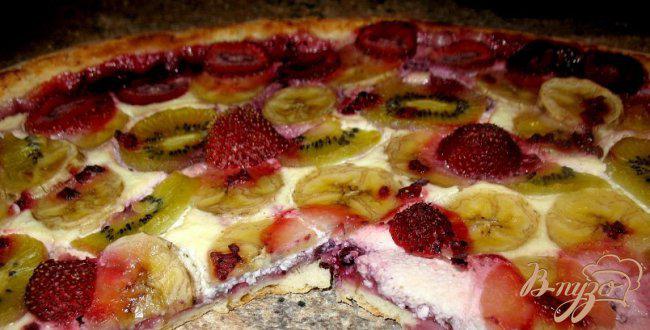 Фото приготовление рецепта: «Фруктово-ягодная пицца.» шаг №4