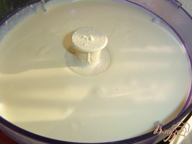 Фото приготовление рецепта: Вишнево-творожный пирог с миндалем шаг №4