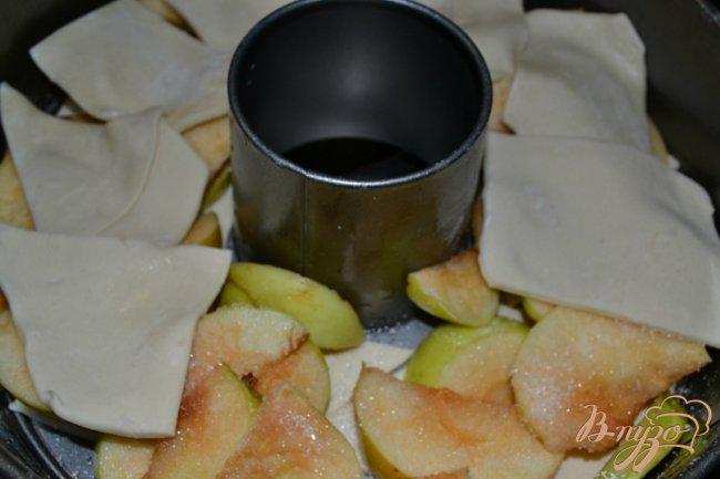 Фото приготовление рецепта: «Перина из яблок» шаг №2