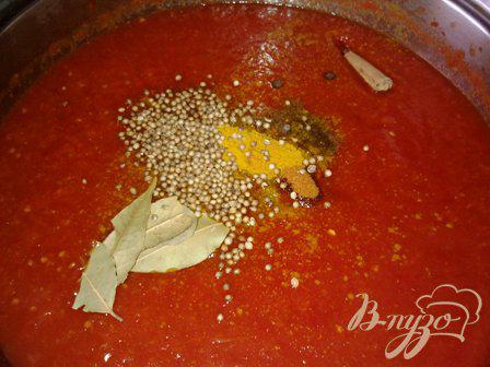 Фото приготовление рецепта: Томатный соус «Пряный» шаг №6