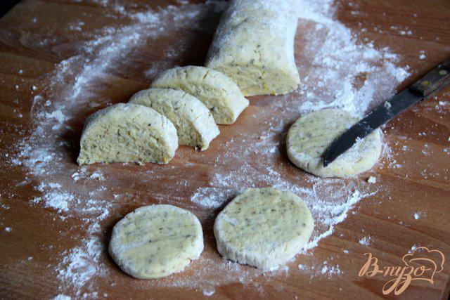 Фото приготовление рецепта: Oregano - Shortcakes  с ягодами шаг №5