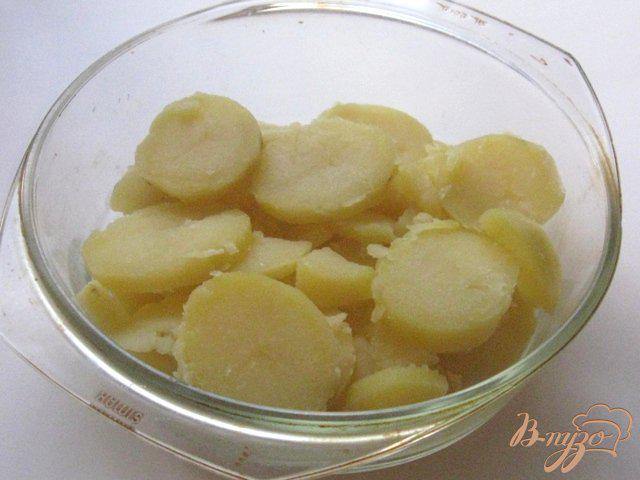 Фото приготовление рецепта: Запеканка из семги с картофелем и шпинатом шаг №1