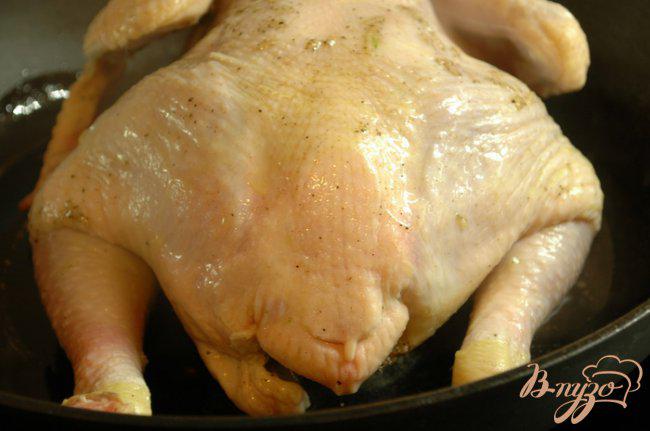 Фото приготовление рецепта: Курица в маринаде из бренди, запеченная с грибами и перловкой шаг №2