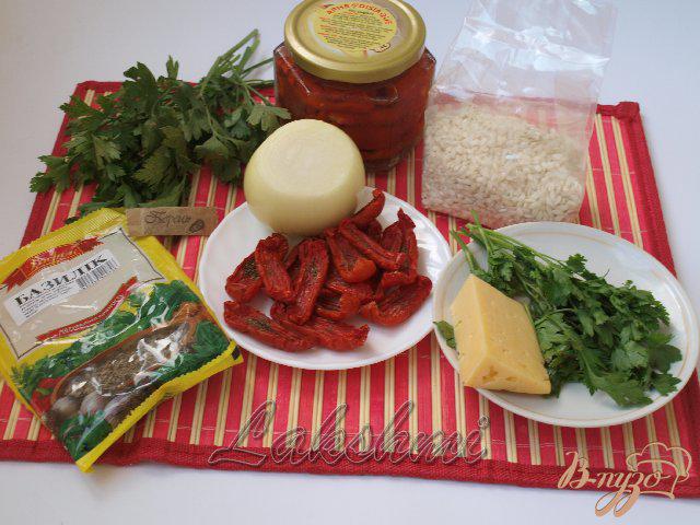 Фото приготовление рецепта: Ризотто с вялеными помидорами и петрушкой шаг №1