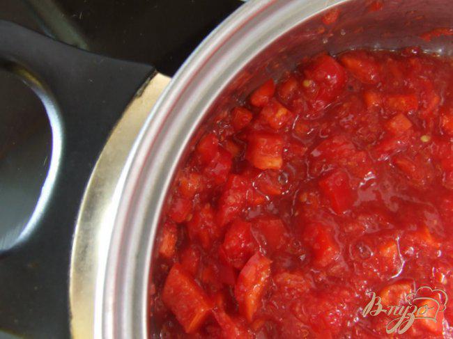 Фото приготовление рецепта: Салат из огурцов в томате шаг №3