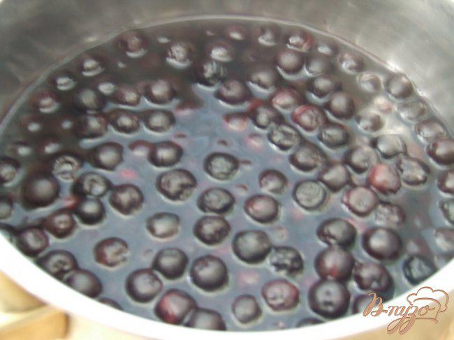 Фото приготовление рецепта: Джем из черноплодной рябины шаг №2