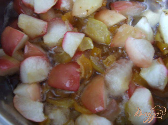Фото приготовление рецепта: Варенье из айвы японской и яблок шаг №4