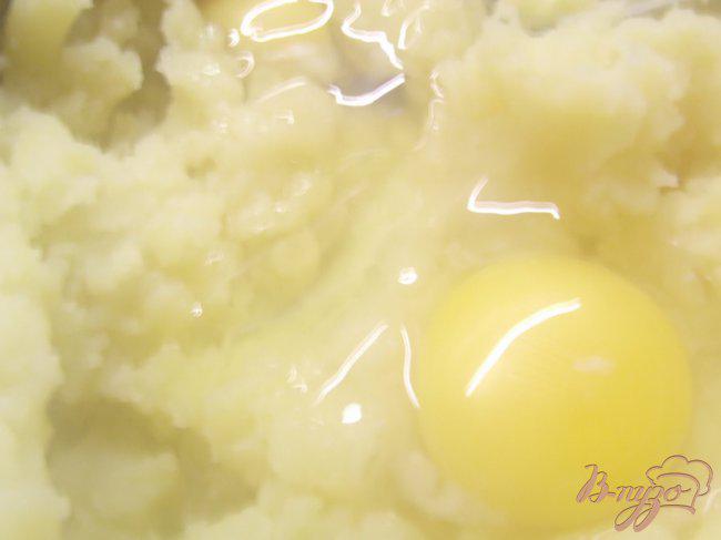 Фото приготовление рецепта: Картофельная бабка с грудинкой шаг №3