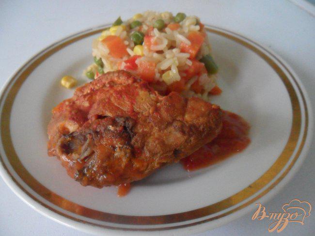 Фото приготовление рецепта: Курица в томате с мексиканским рисом шаг №9