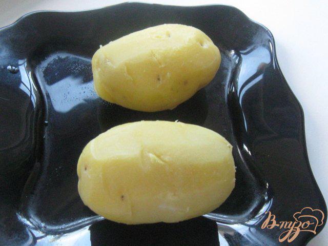 Фото приготовление рецепта: Закуска из картофеля и семги  «Маленькая принцесса» шаг №1