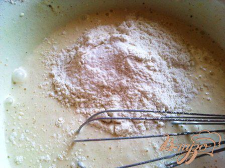Фото приготовление рецепта: Пирог с капустой и грибами шаг №4