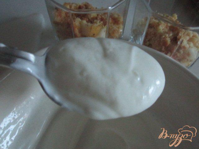 Фото приготовление рецепта: Творожный десерт с грушами и медом шаг №2