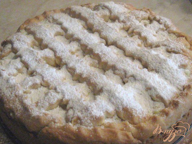 Фото приготовление рецепта: Пирог с яблоками и заварным кремом «Нежность» шаг №7