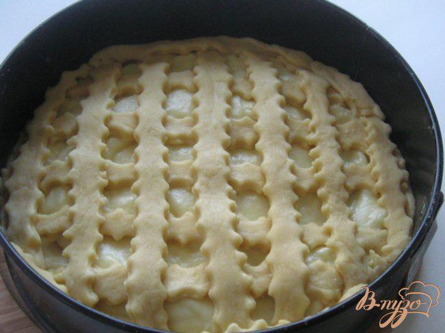 Фото приготовление рецепта: Пирог с яблоками и заварным кремом «Нежность» шаг №4