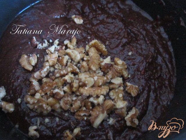 Фото приготовление рецепта: Шоколадные брауни с орехами шаг №2