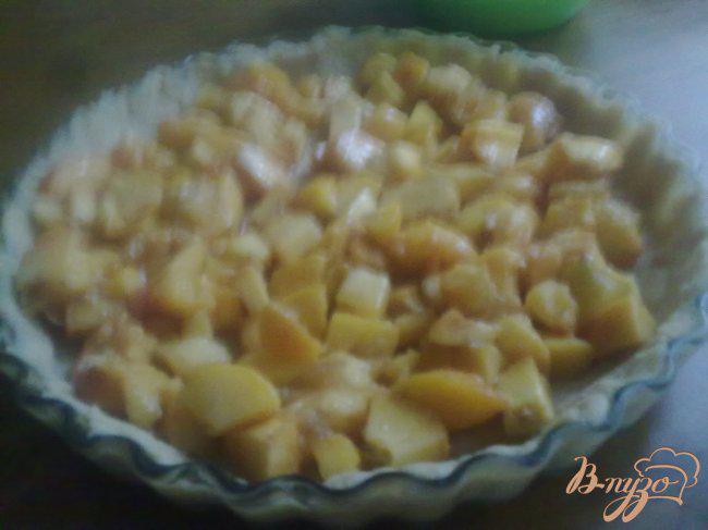 Фото приготовление рецепта: Сливочный персиковый тарт шаг №6