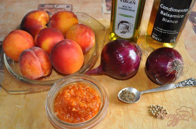 Фото приготовление рецепта: Персиковая сальса с пряными чипсами из лаваша шаг №1