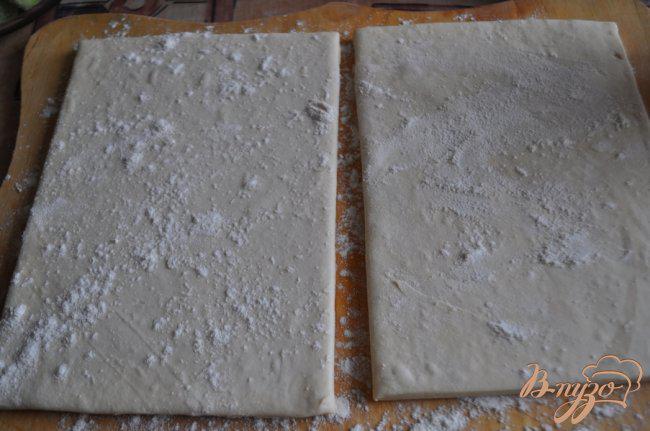 Фото приготовление рецепта: Закусочный пирог с брокколи,креветками и пармезаном. шаг №2