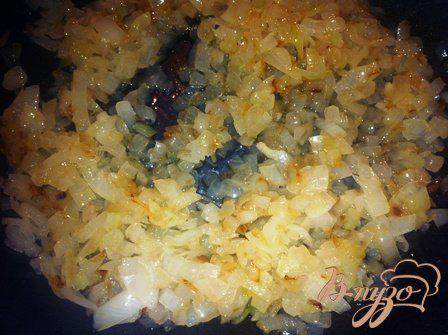 Фото приготовление рецепта: Соус грибной с картошечкой шаг №2