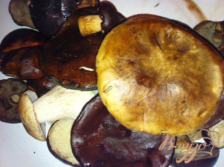 Фото приготовление рецепта: Соус грибной с картошечкой шаг №1
