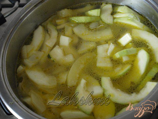 Фото приготовление рецепта: Крем-суп из кабачков шаг №2