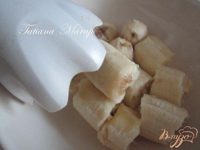 Фото приготовление рецепта: Горячий  банановый шоколад шаг №2